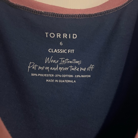 Women’s plus size, Torrid brand size 6, vintage style tee - Picture 3 of 3